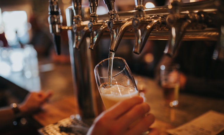 Red Horse — bar